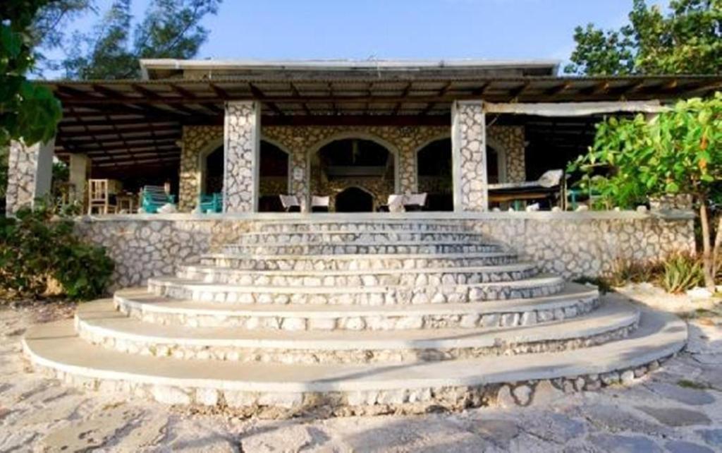 Jackies On The Reef Hotel Negril Exterior photo